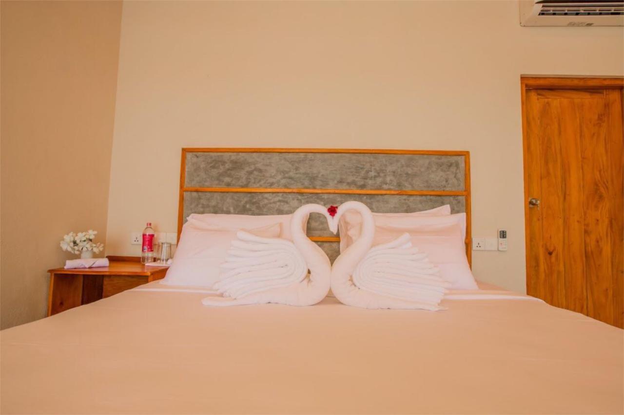Nikara Nature Resort อารูกัมเบย์ ภายนอก รูปภาพ